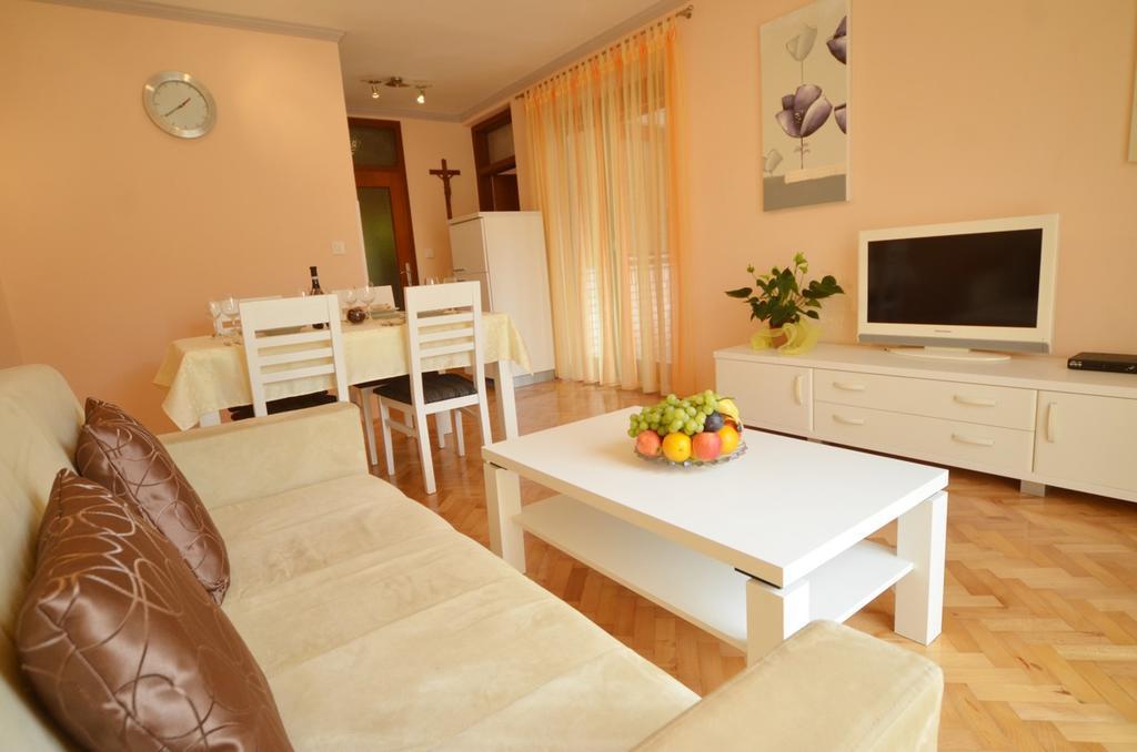 Apartments Benussi 1045 罗维尼 外观 照片